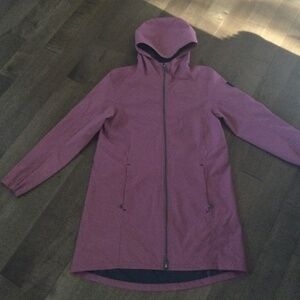 Womens rain and wind blocker